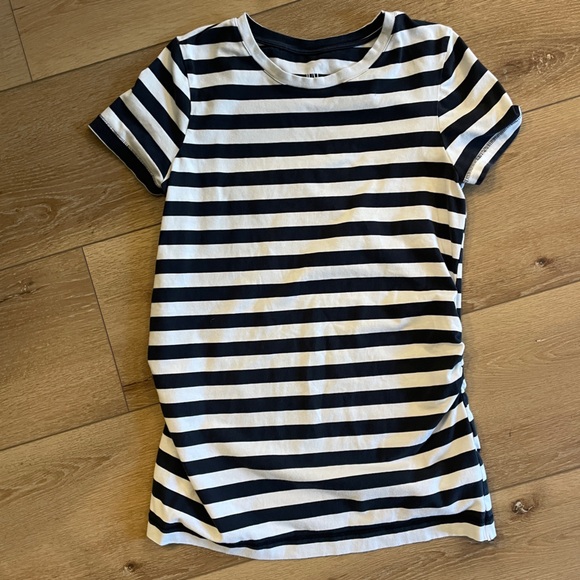Gap Maternity Tee Shirt Size Medium - Picture 1 of 2
